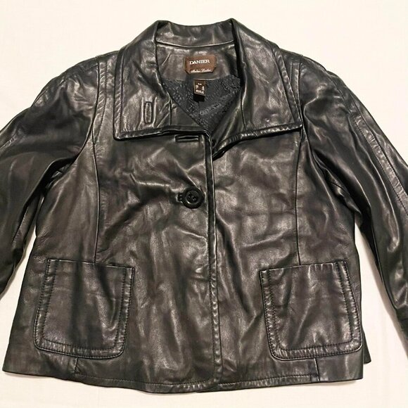 Danier Leather Womans Size Small Jacket - Picture 2 of 16